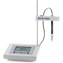 Mettler Toledo® F20-Standard FiveEasy Benchtop F20 pH/mV Standard Kit  with LE438 sensor