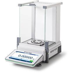 Mettler Toledo® MX205DU/A 30665095 Semi-micro Analytical Balance 82 g x 0.01 mg - 220 g x 0.1 mg and Legal for Trade 220 x 1 mg